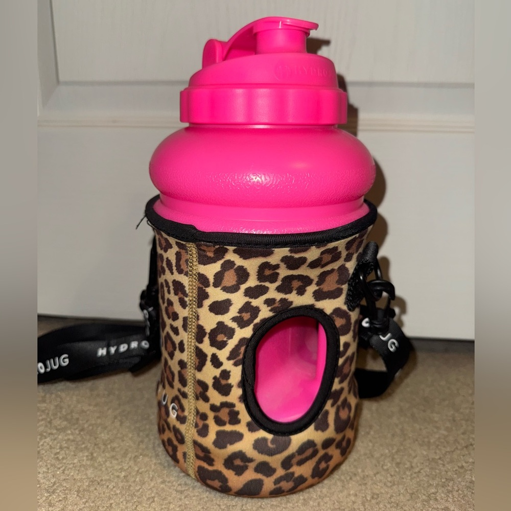 ❤️2 for 10❤️ Hot pink hydrojug pro jug with leopard sleeve - Picture 5 of 9